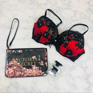 Victoria's Secret Lace Bra NWOT